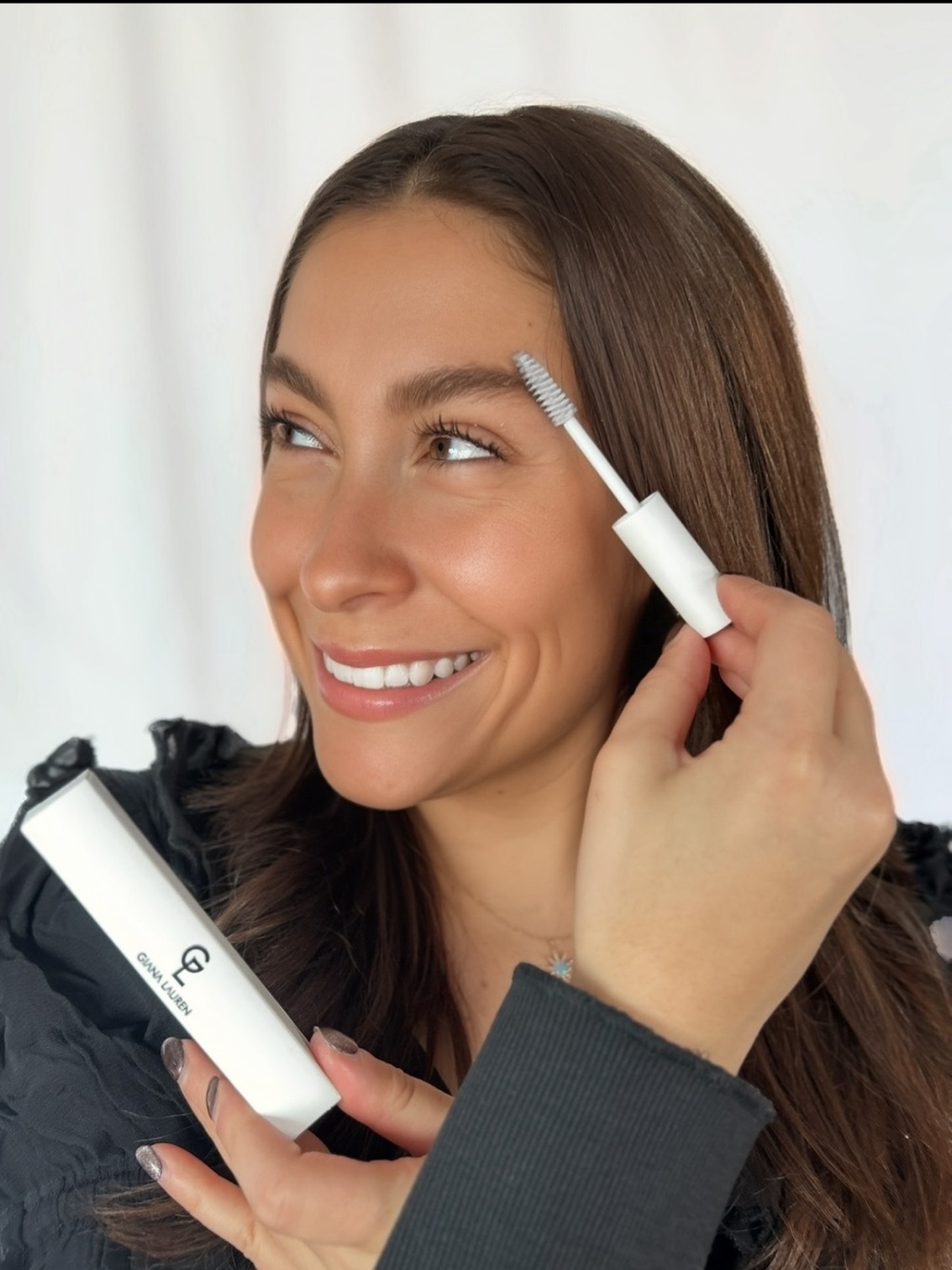 Clear Brow Gel - Nourishing Brow Gel in Clear by Giana Lauren
